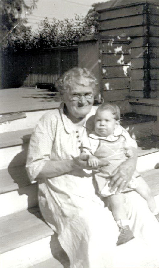 Mary Elizabeth Carothers with great-granddaughter